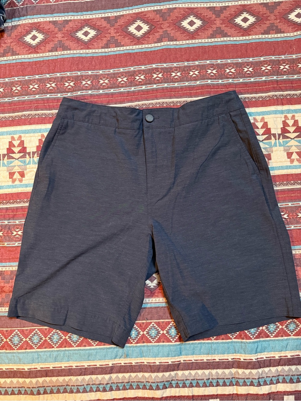 Faherty Men's gray Flat-Front Performance Shorts size 33